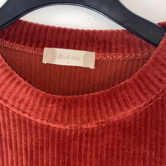 Altar’d State Sweater - Picture 4 of 10